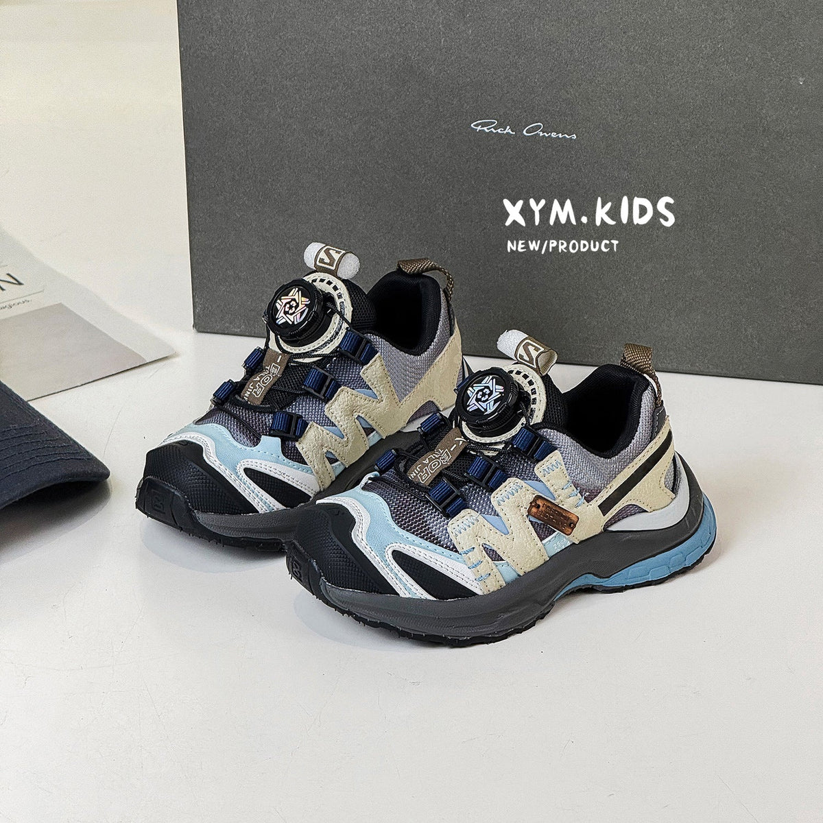 Children's Rotating Buckle Spring Mesh Breathable Outdoor Children's Sports Shoes
