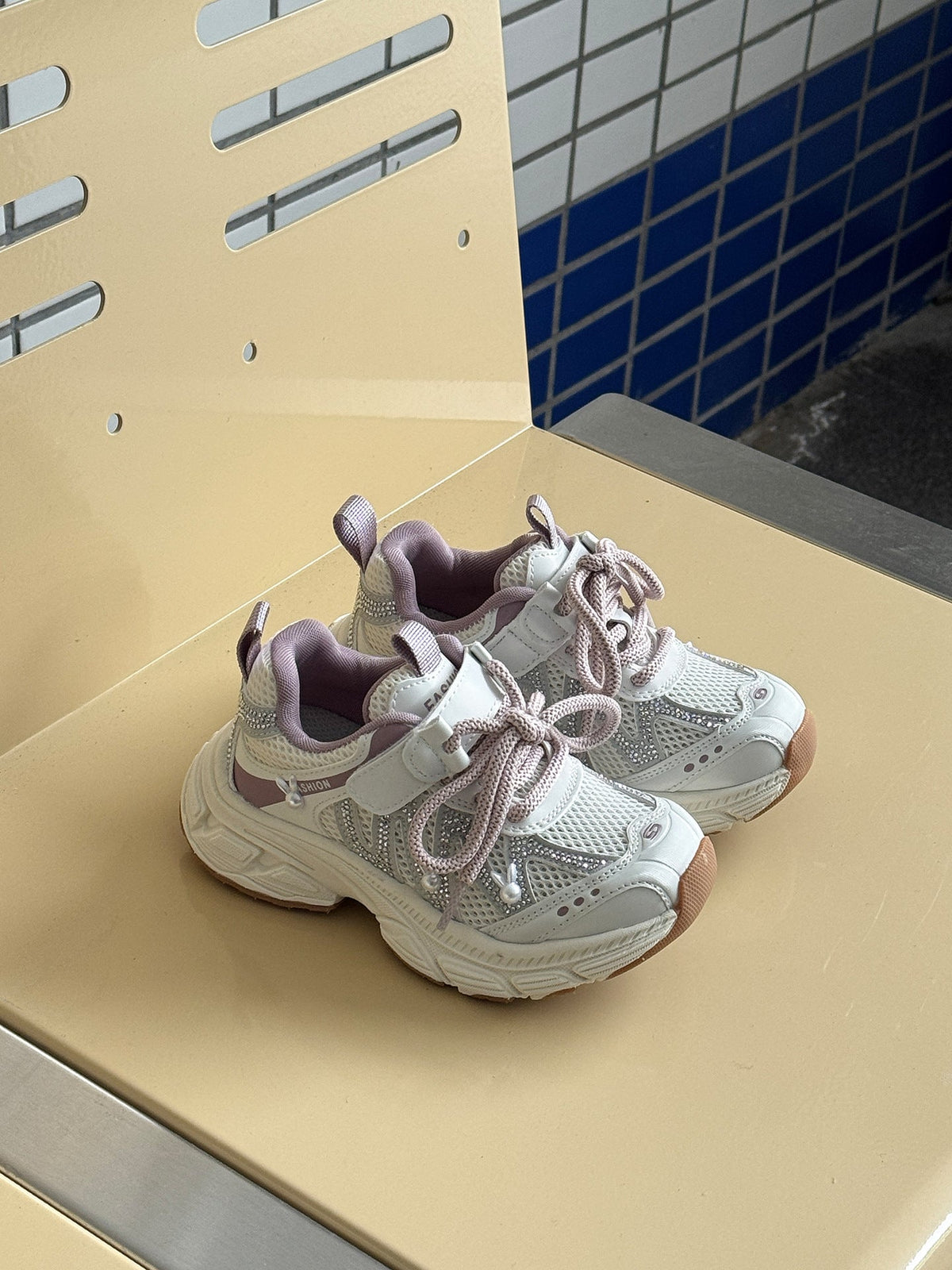 Children's Mesh Little Fashionable Lightweight Breathable Medium Children's Sports Shoes