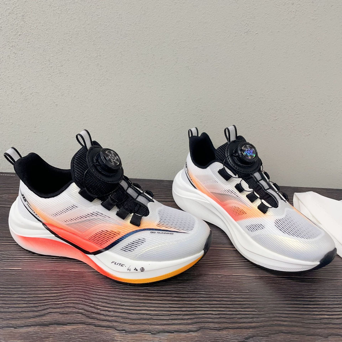 Children's Personalized Fashion Pattern Decorative Single Mesh Breathable Rotating Button Sneakers