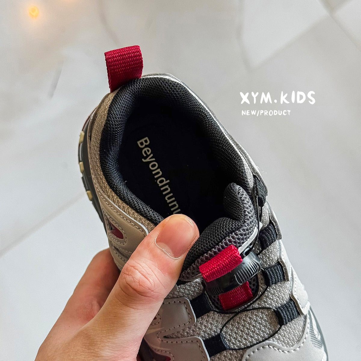 Children's Rotating Buckle Spring Running Lightweight Breathable Children's Sports Shoes