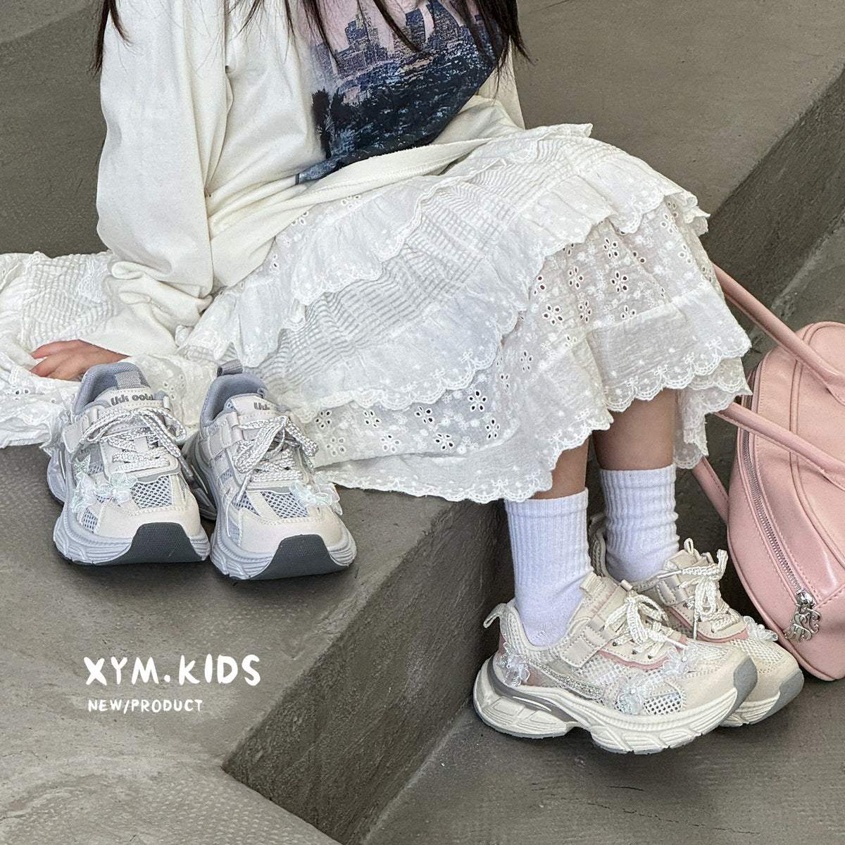 Children's Summer Korean Three-dimensional Flower Rhinestone Lightweight Children's Sports Shoes