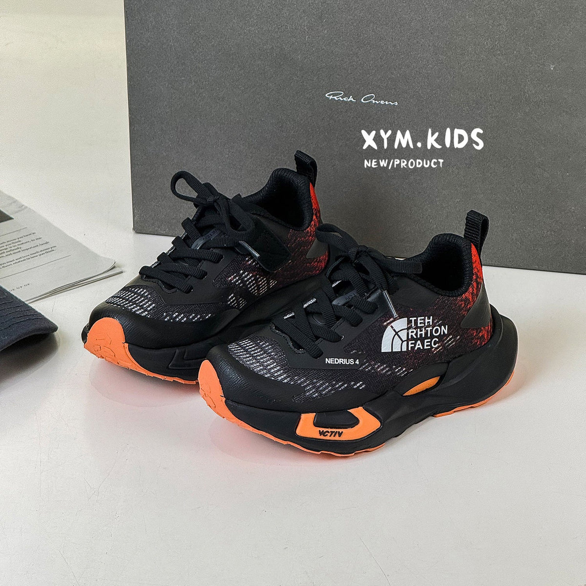 Children's Spring Fashion Color Contrast Lightweight Breathable Children's Sports Shoes