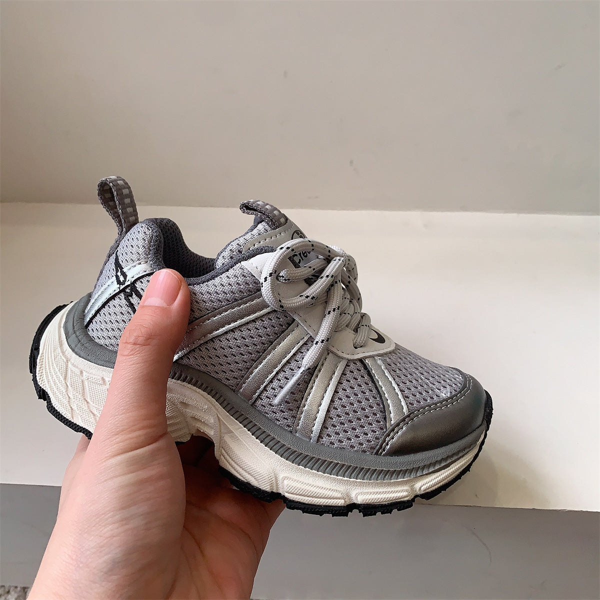 Children's Lightweight Fashion Spring Mesh Breathable Daddy Children's Sports Shoes